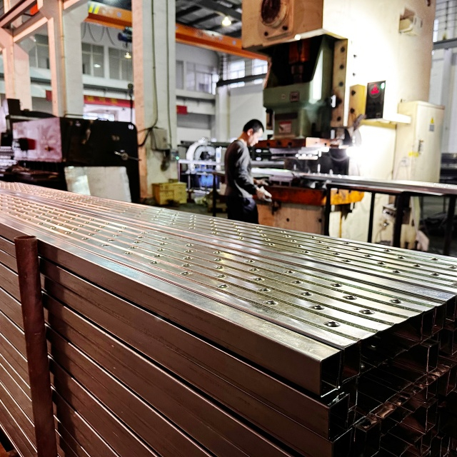 жабық болат тақтайшалар