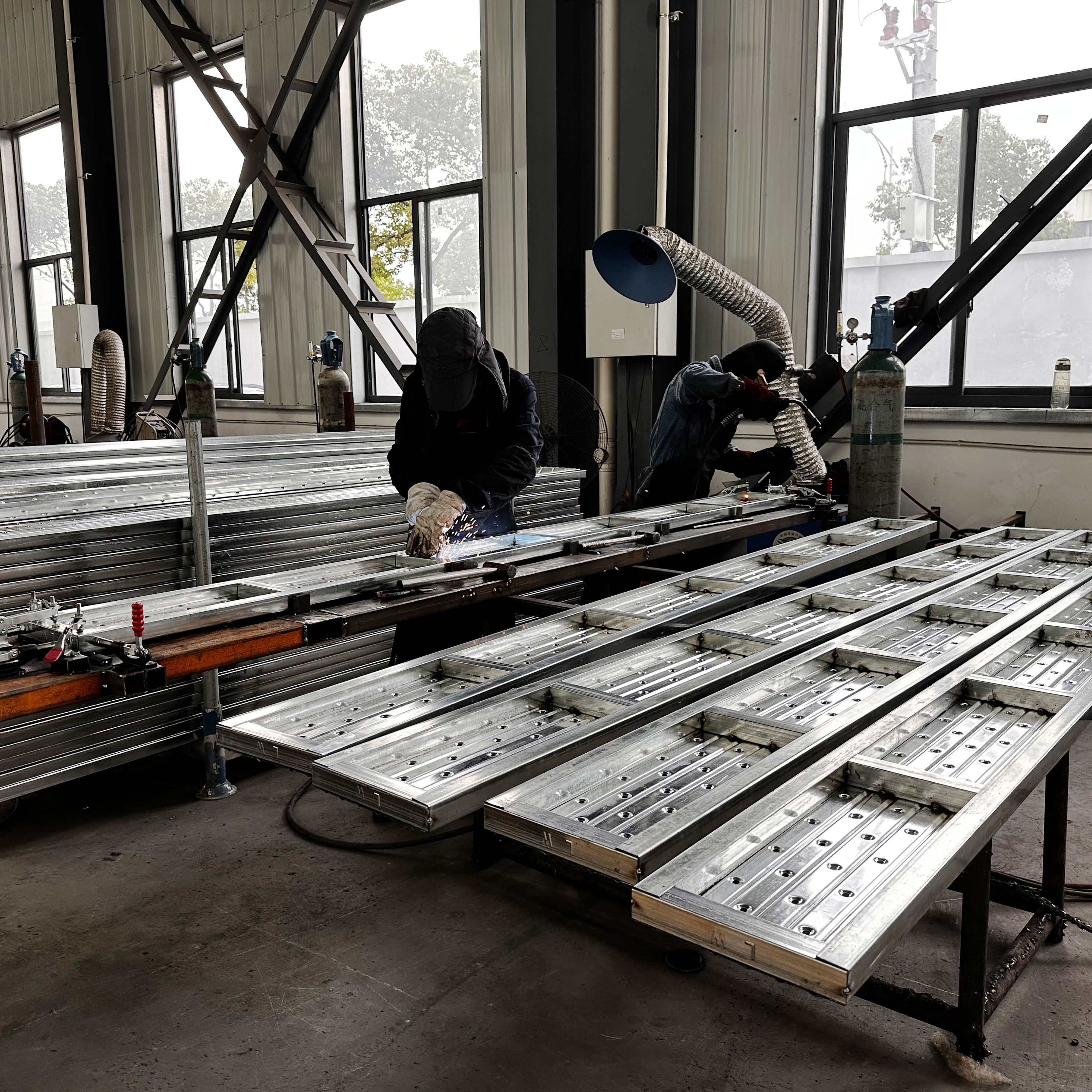 жабық болат тақтаны 