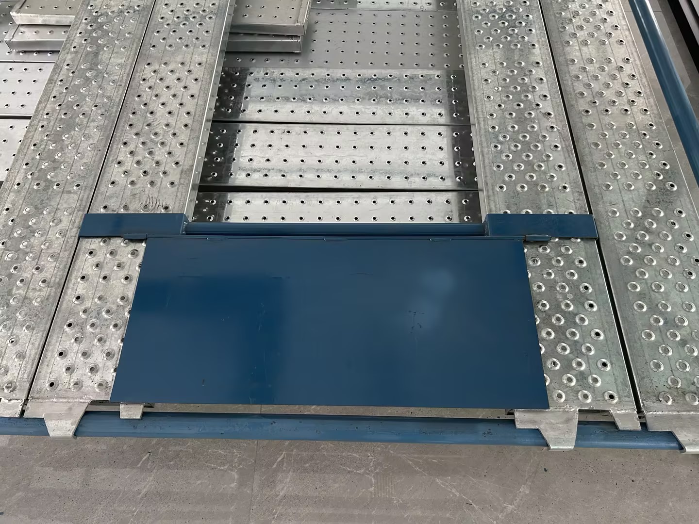 Құсқа толы тақтайшасы