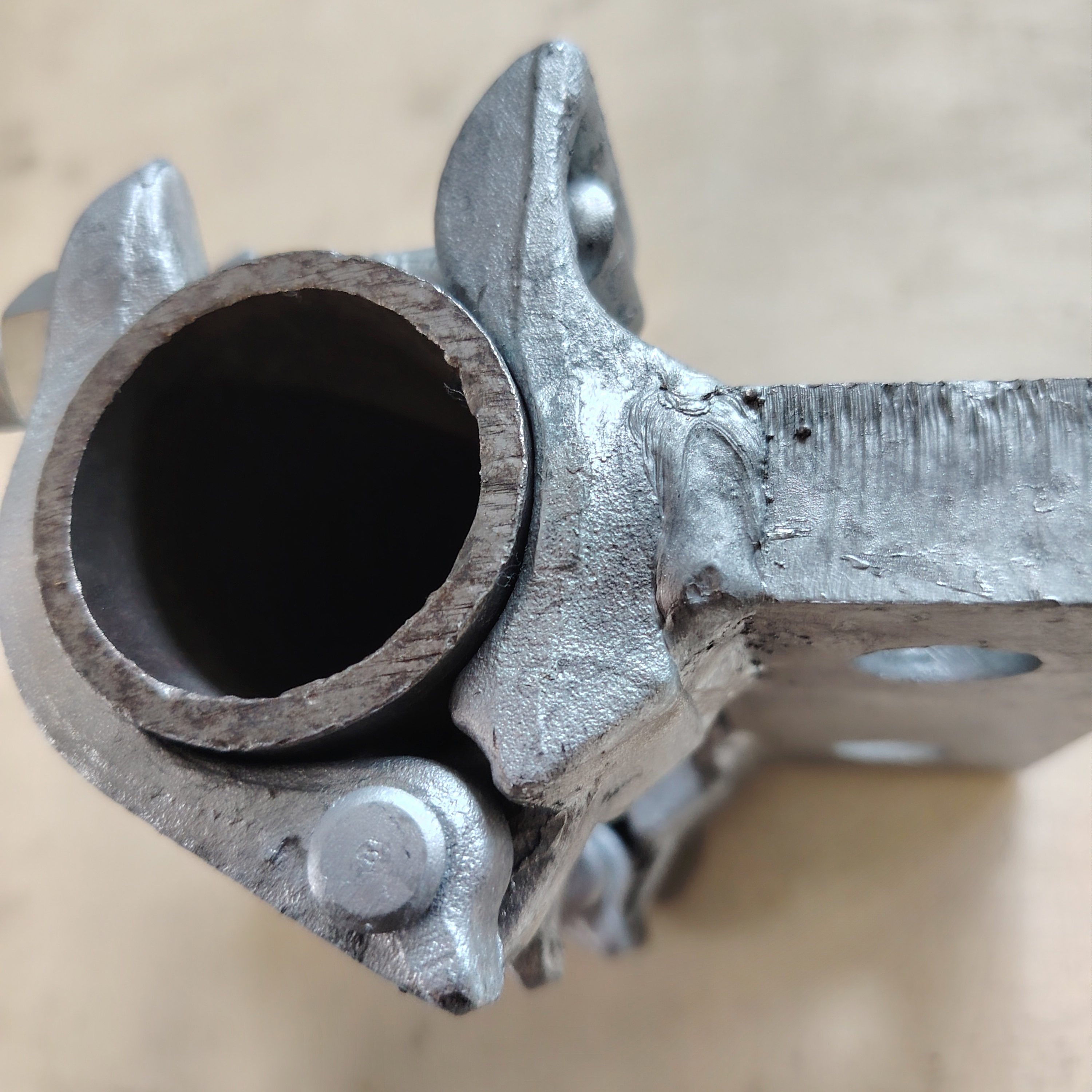 Тапсырыс беретін негіз Арнайы пішінді тірек қысқышы