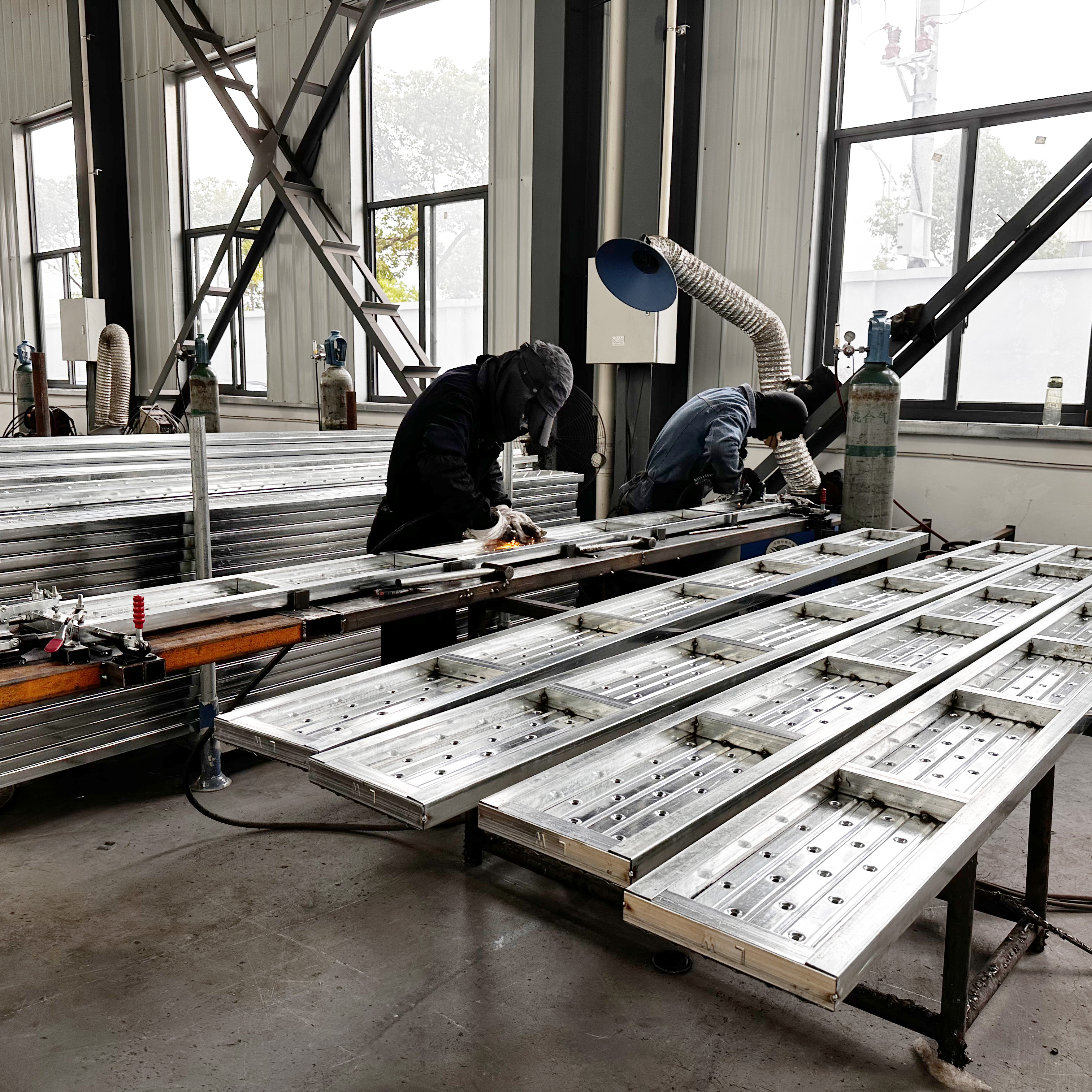 жабық болат тақтаны 