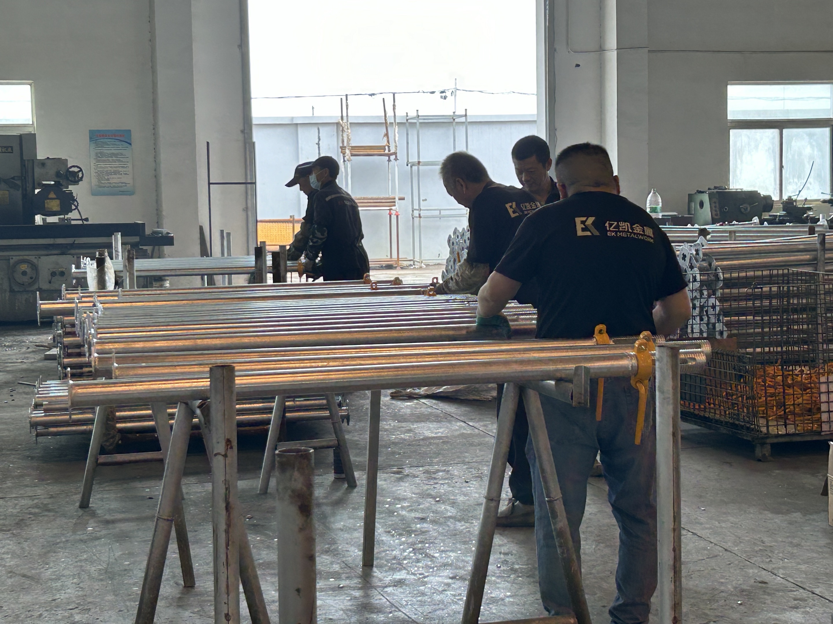 Реттелетін болат тіректер 