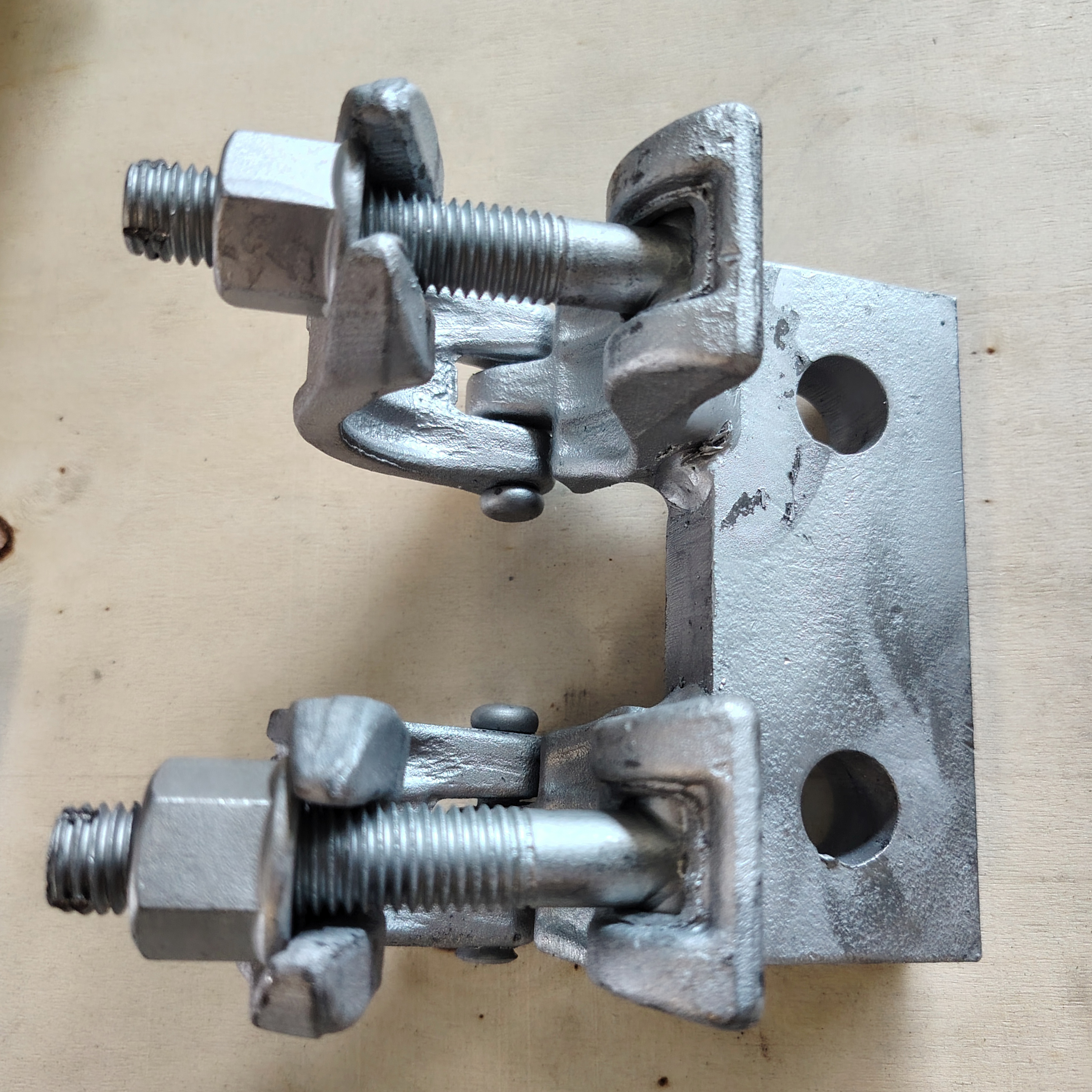 Тапсырыс беретін негіз Арнайы пішінді тірек қысқышы