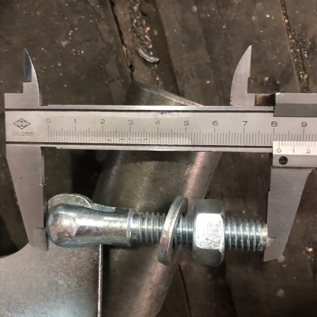 Бортты ұстап тұратын тіреуіш