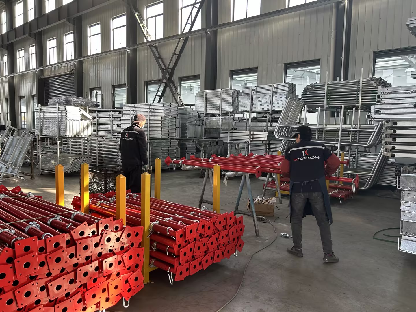 Реттелетін болат тіректер 