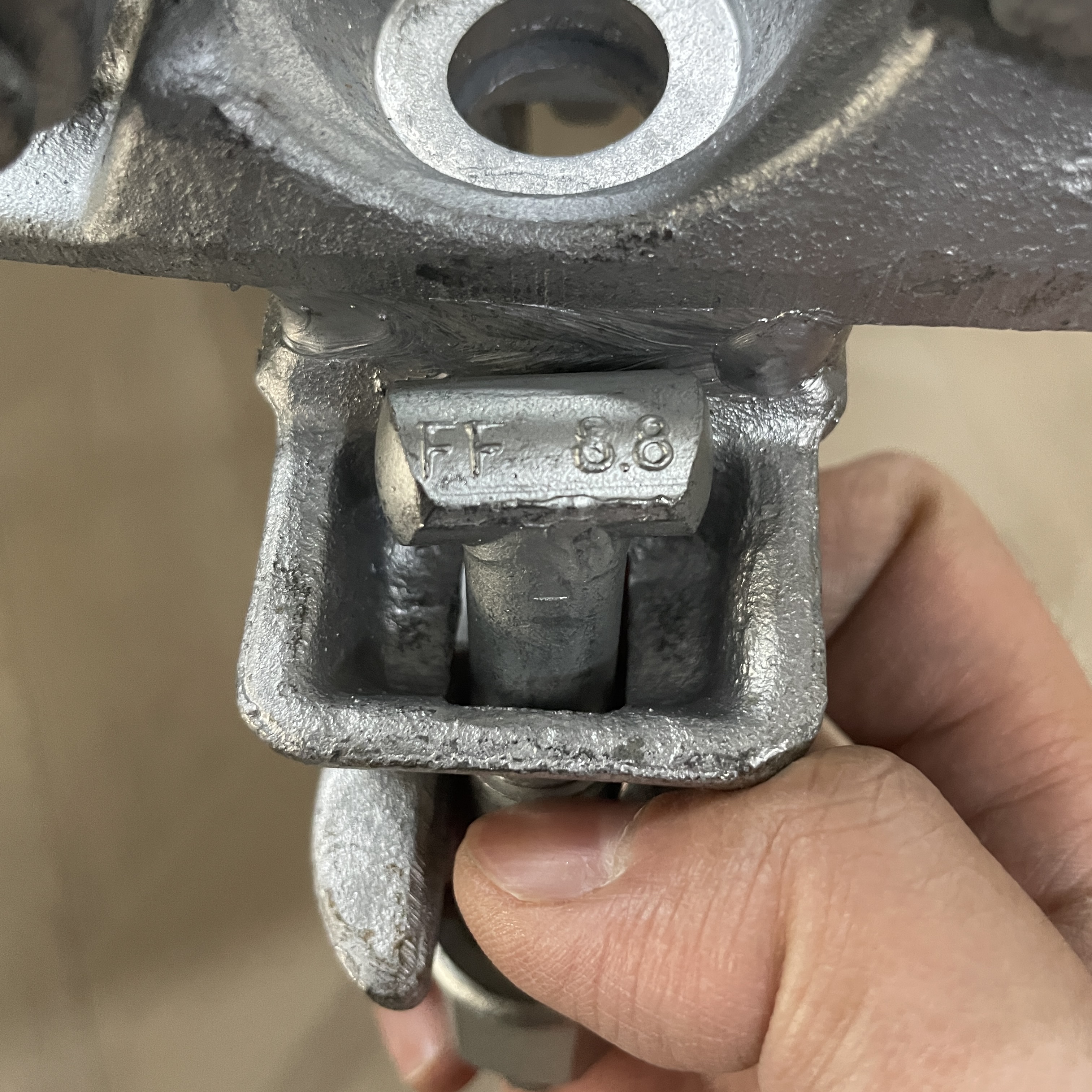 Қосарлы қосқыш 60 X 60 Арнайы пішінді тірек қысқышы