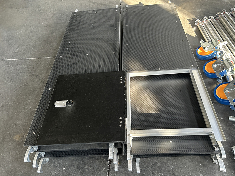 Есігі бар платформа