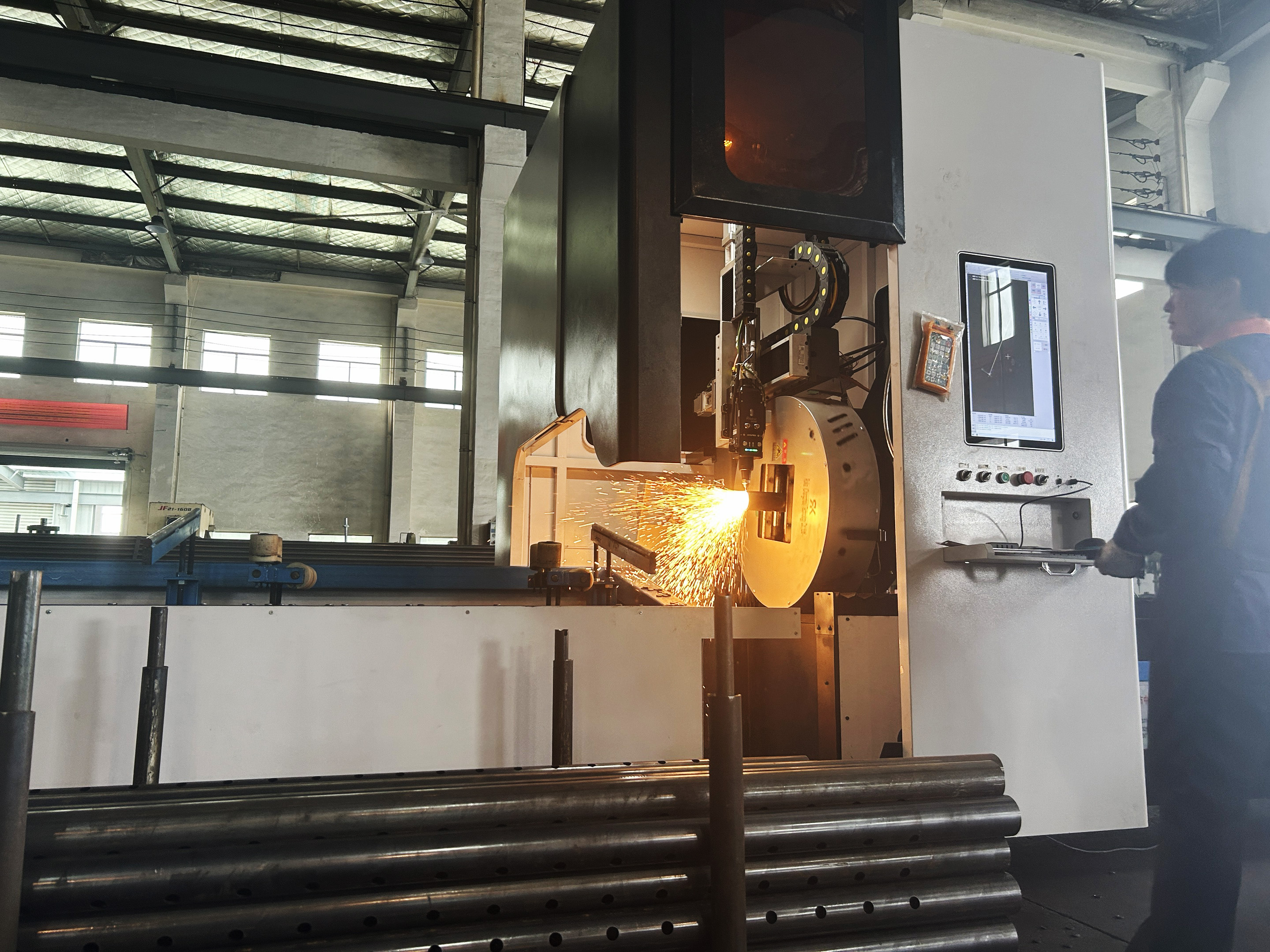 Реттелетін болат тіректер 