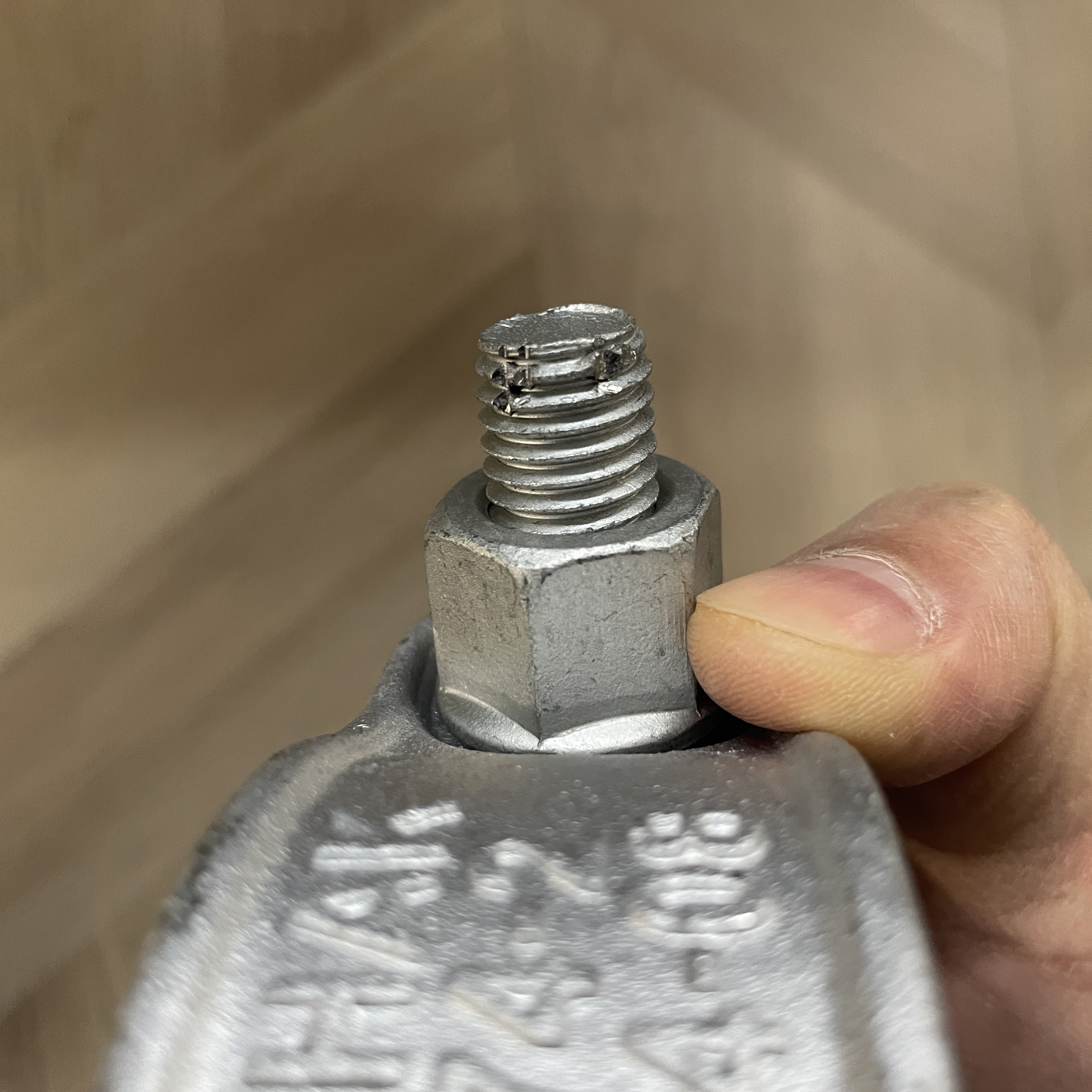 Қосарлы қосқыш 60 X 60 Арнайы пішінді тірек қысқышы