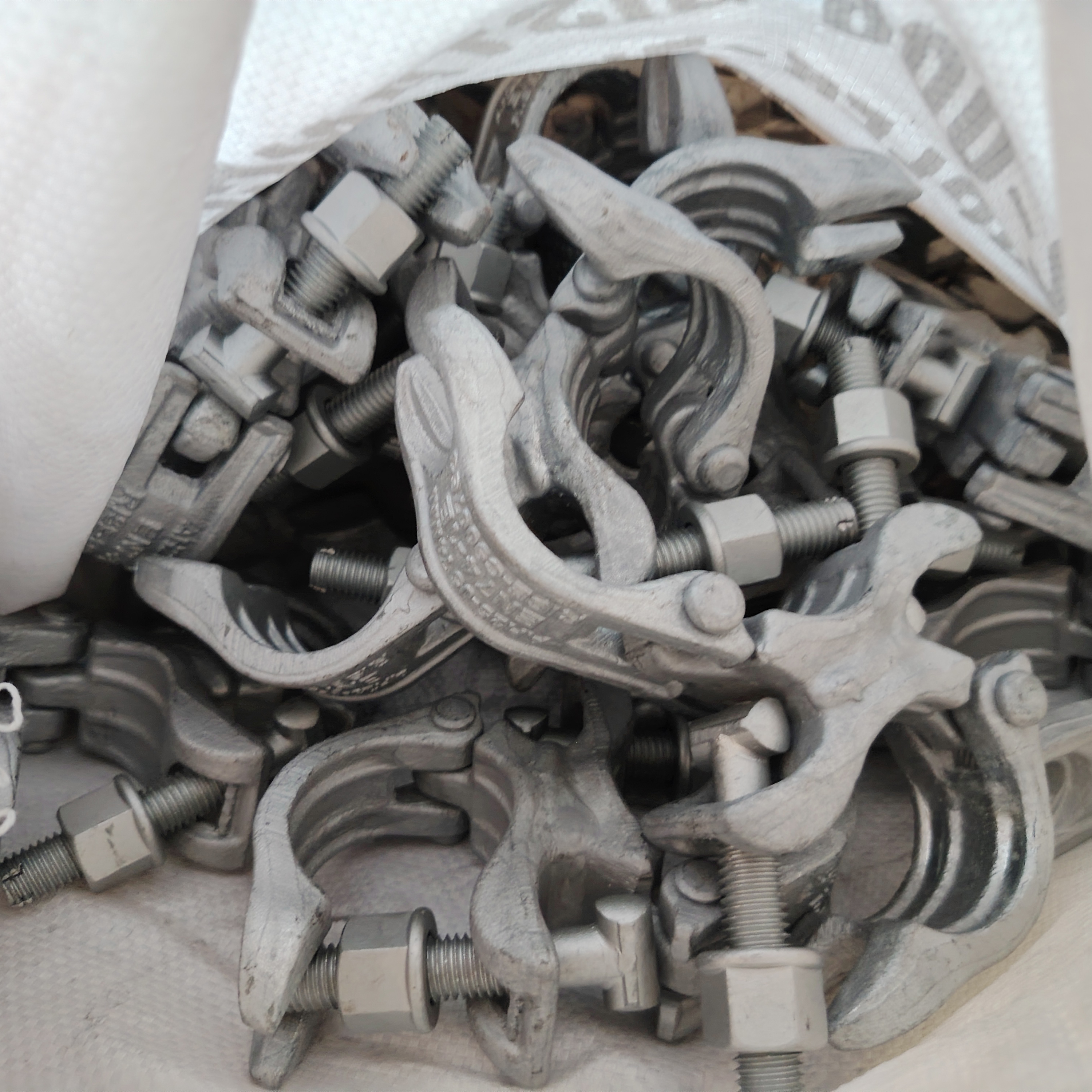 Дистанциялық қосқыш - 74 мм Арнайы пішінді тірек қысқышы