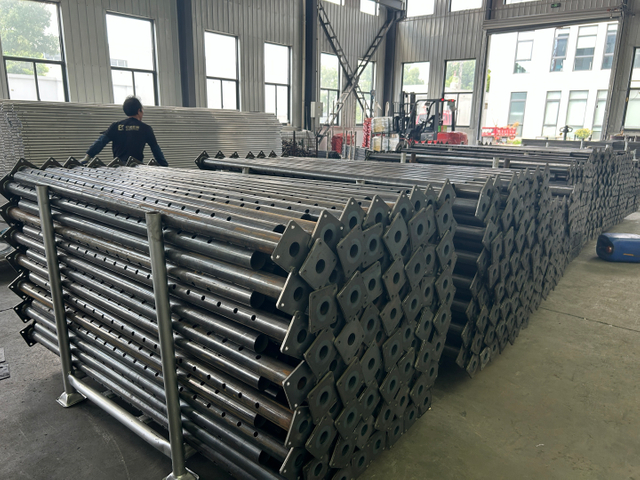 Реттелетін болат тіректер