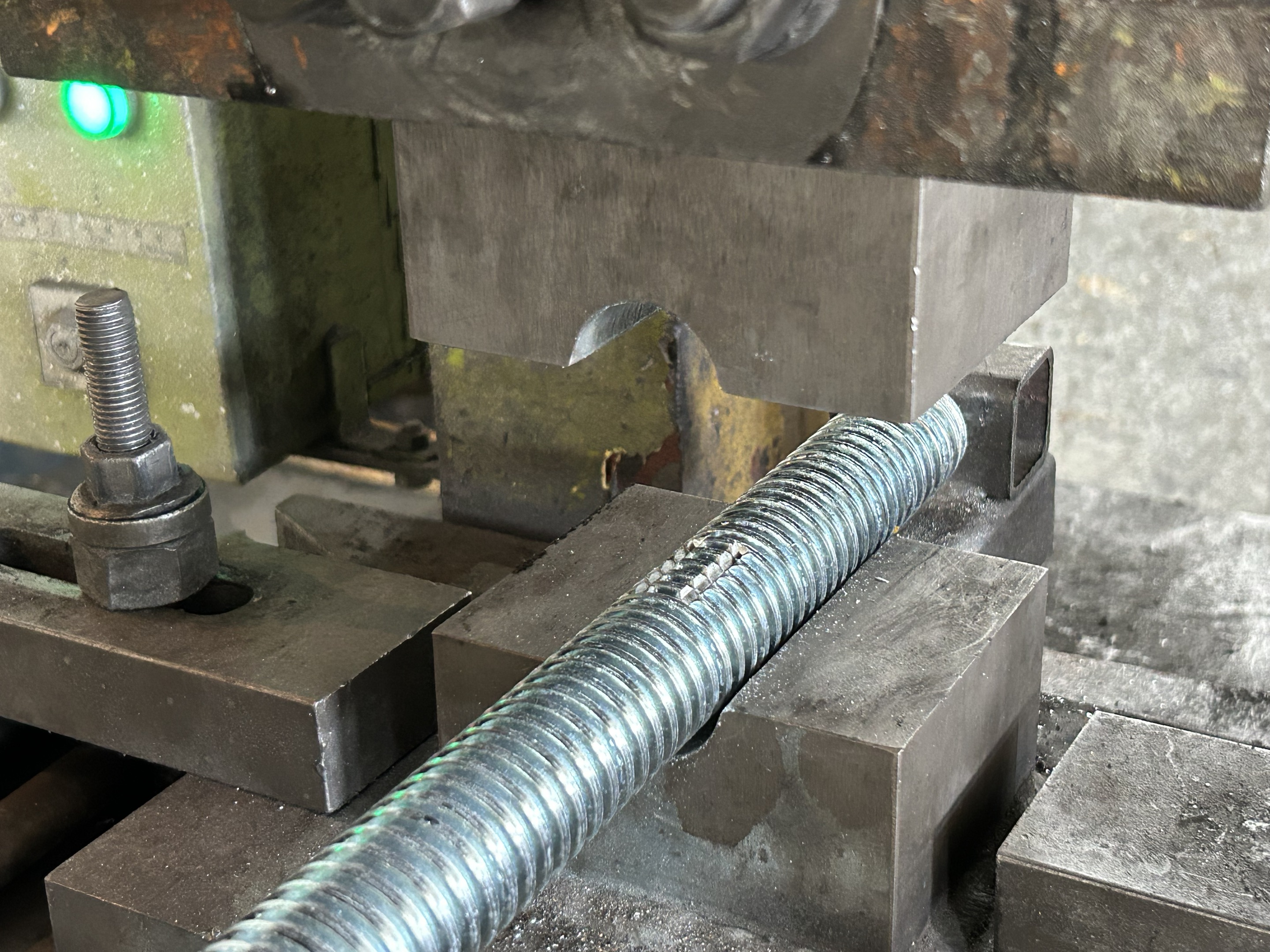 тістерді бұзады