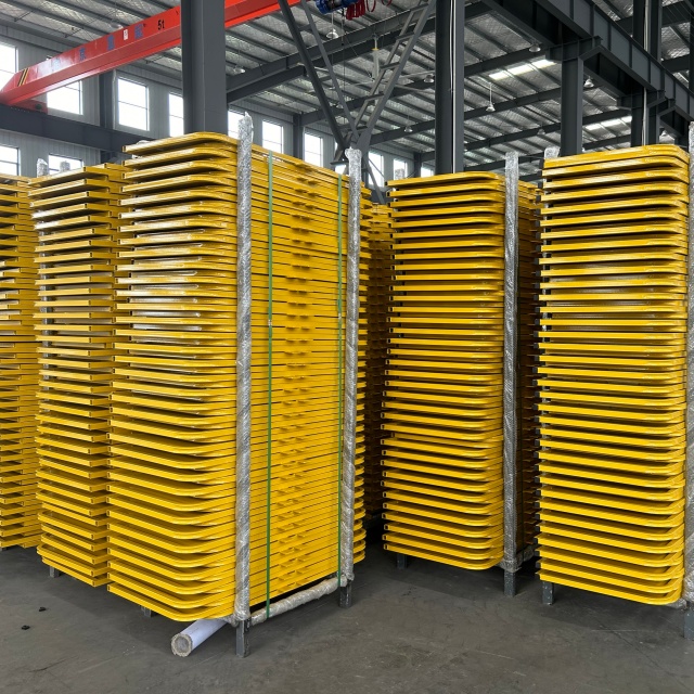 реверсивті баспалдақпен кіру қақпасы