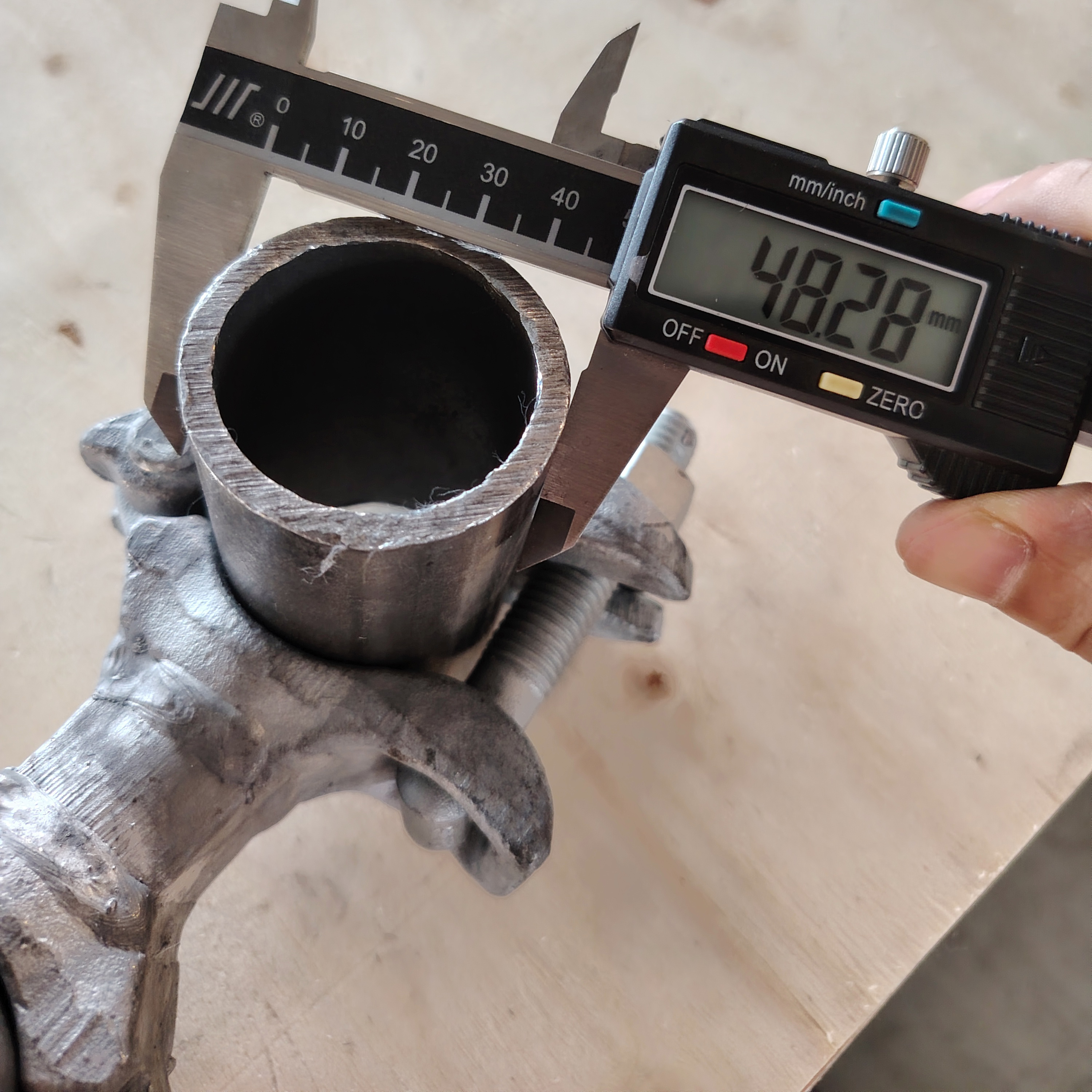 Арнайы пішінді орман қысқышы Қашықтық муфтасы - 98 мм 