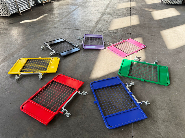 Түсті орман қақпасы