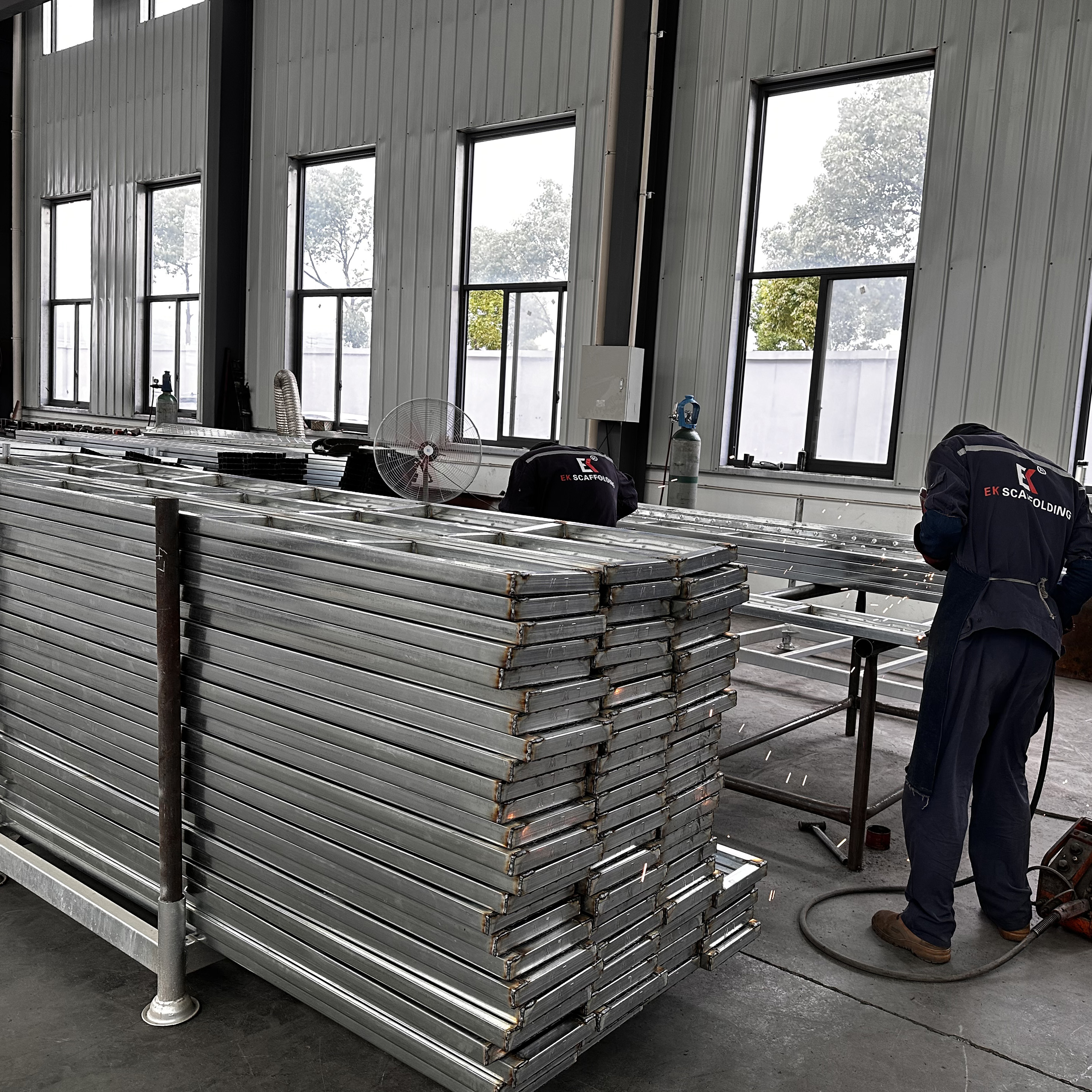 Жабық болат плиткасы 