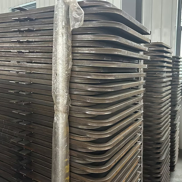 Қайтылатын баспалдақпен кіру қақпасының өндірісінің кескіндері