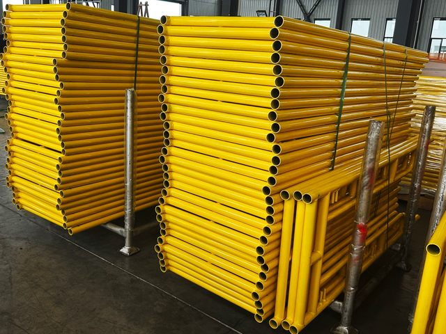 Сары жаяу жүру