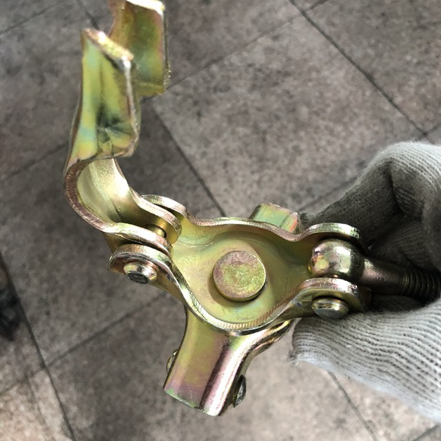 EN74 BS1139 Қысқышты сығымдалған қысқыш бұралған жылжымалы қозғалыс